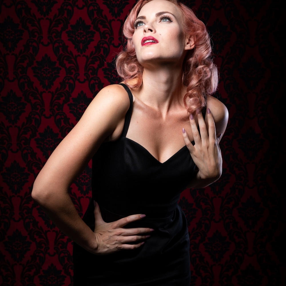 Meet your Posher, Roxi - Picture 2 of 4